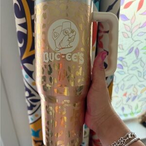 Buc-ee's Rose Gold Leopard Travel Tumbler
